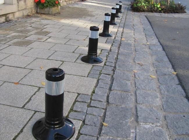 Flexipfosten® - schwarz - mit retroreflektierenden Streifen